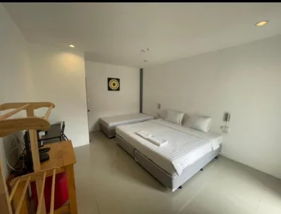 Dreibettzimmer mit Badezimmer — Malina Guesthouse